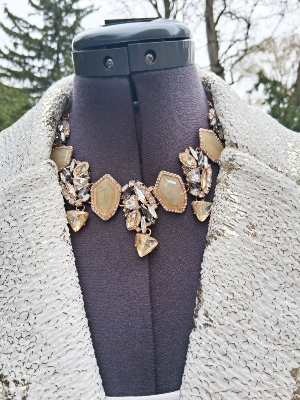 2 items - Frank Lyman Cream Metallic Gold  Print Patterned Blazer + Necklace - Picture 9 of 12